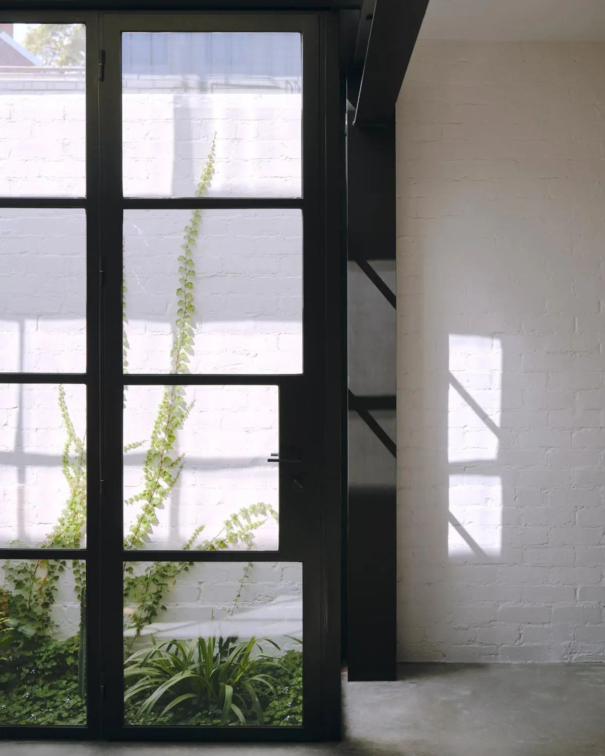 Metro-Steel-Windows-Balaclava-House-1234