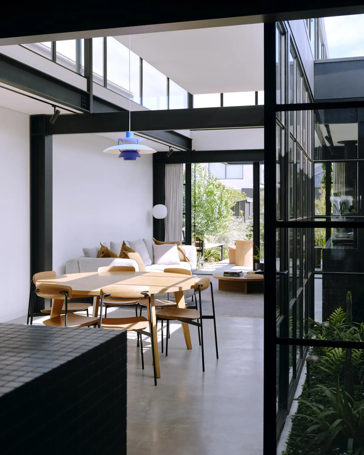 Metro-Steel-Windows-Balaclava-House-9075_
