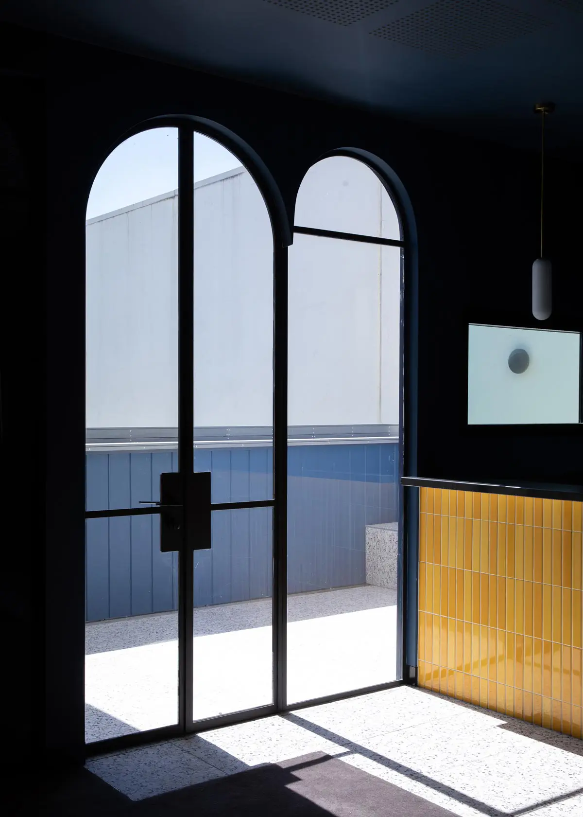 Metro-Steel-Windows-DUX-1234