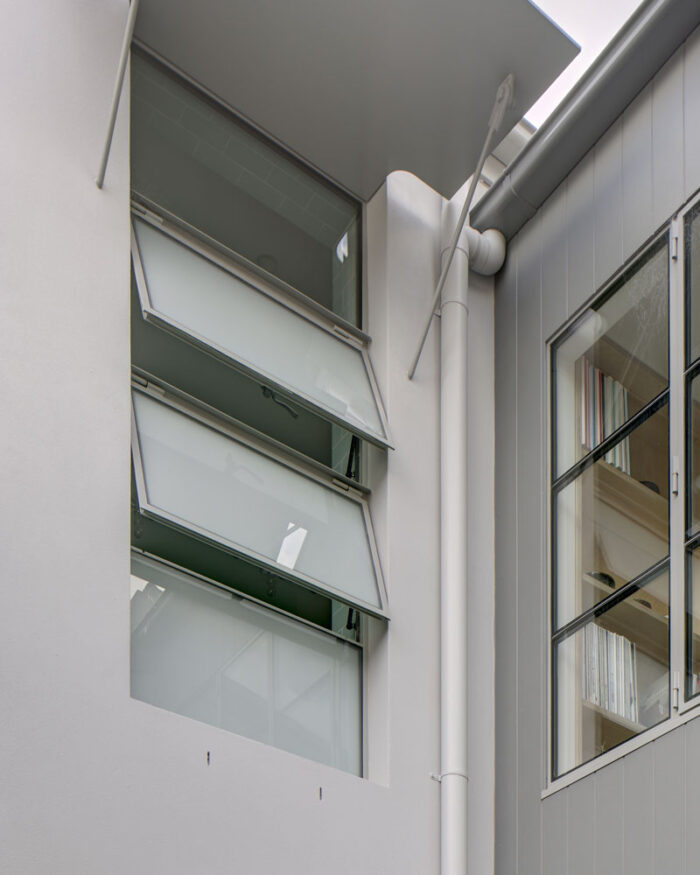 Awning steel windows. - Image 4