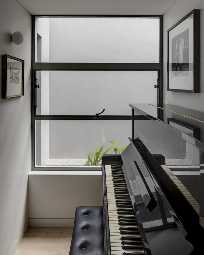 Awning steel windows. - Image 2